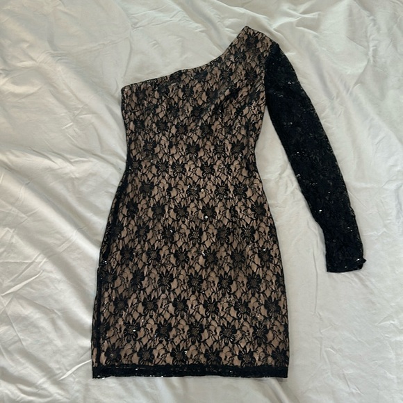 Forever 21 Black Lace Long Sleeve One Shoulder Fitted Mini Dress Size Small - Picture 1 of 10
